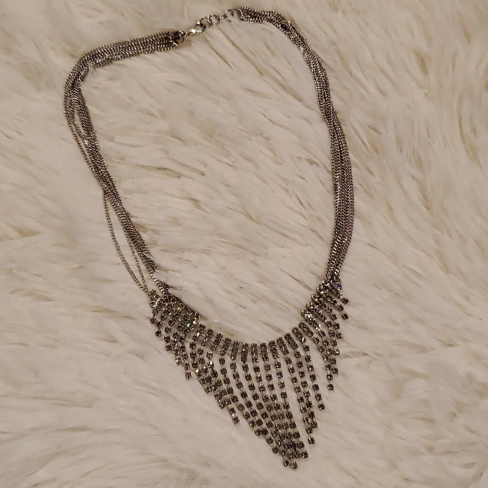 Banana Republic Silver Dangling Necklace - Picture 5 of 9